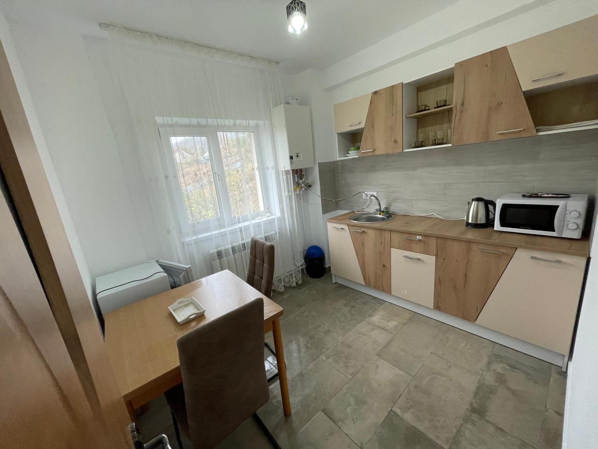 Cazare Apartamente Lavi-Tour Tg Neamt Търгу Нямц Екстериор снимка