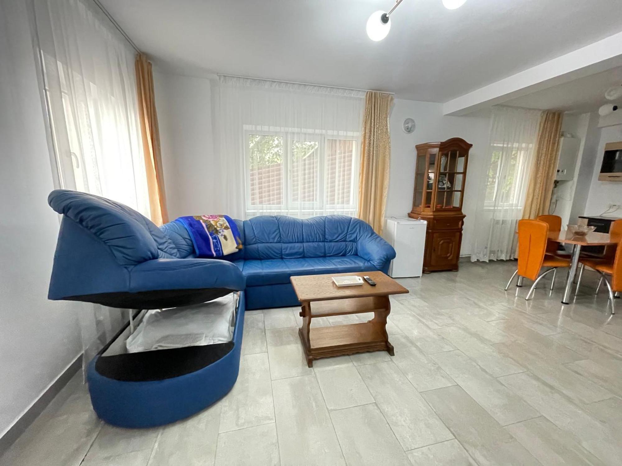Cazare Apartamente Lavi-Tour Tg Neamt Търгу Нямц Екстериор снимка